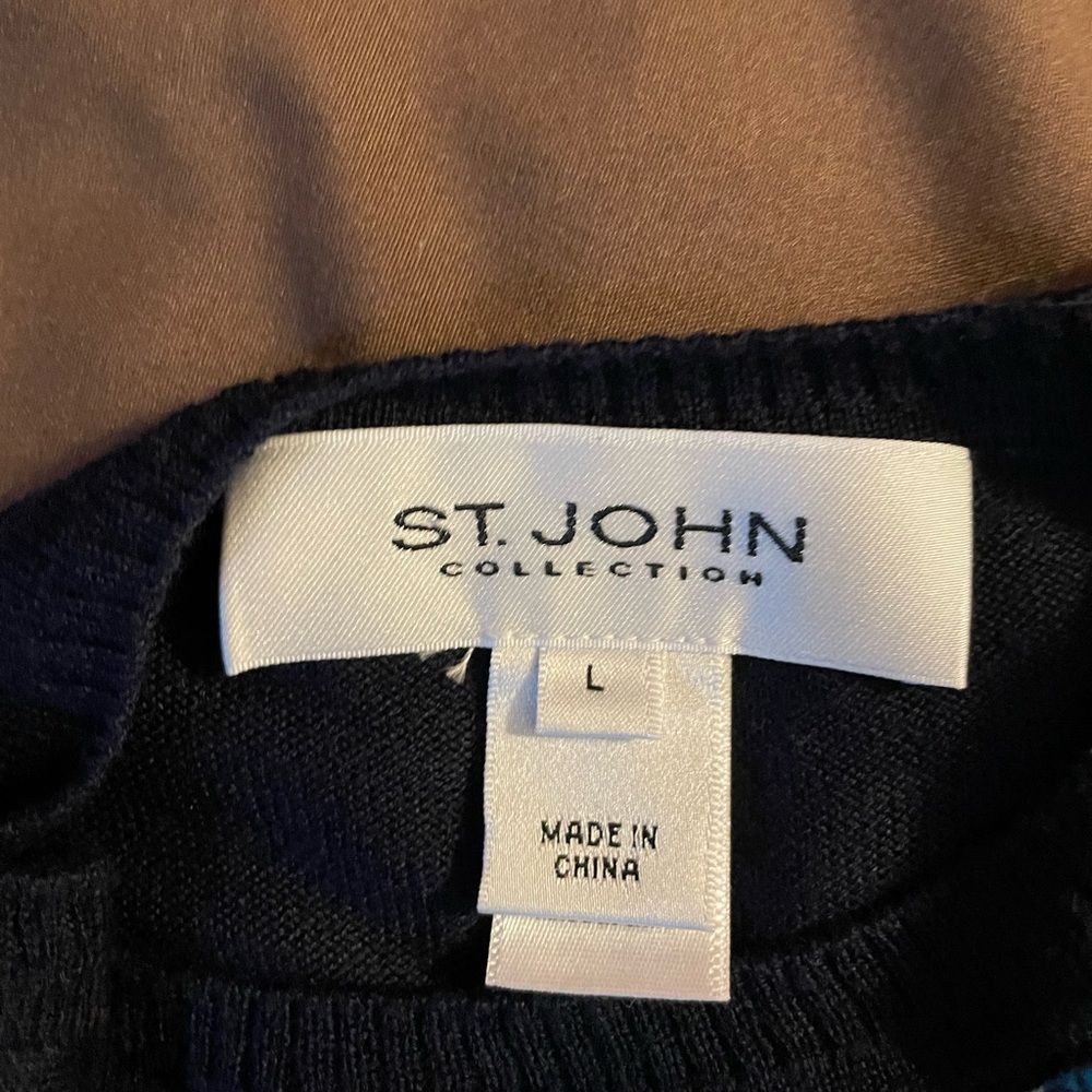 St. John Blue Floral 2 piece Cardigan and sleevless shirt - Picture 7 of 10